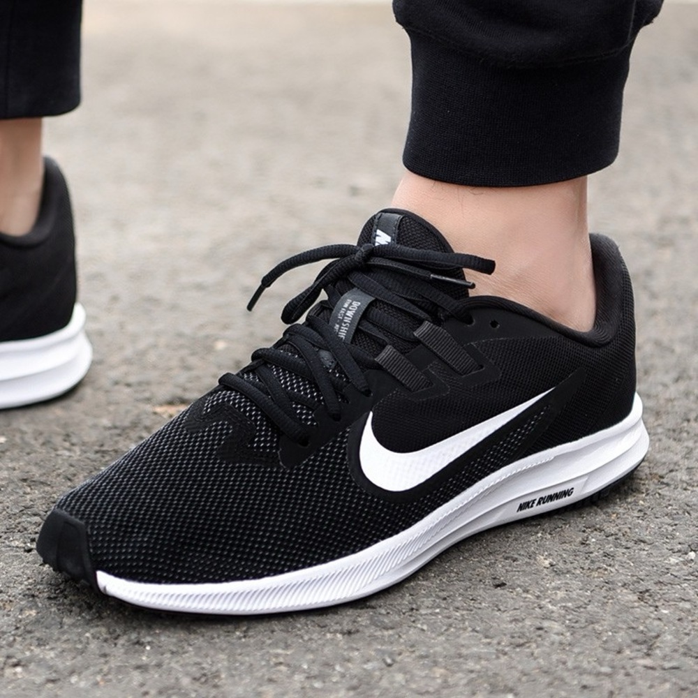 Nike Women's Downshifter 9 Running Shoe Athletic Sneaker Size 7 - Picture 2 of 7